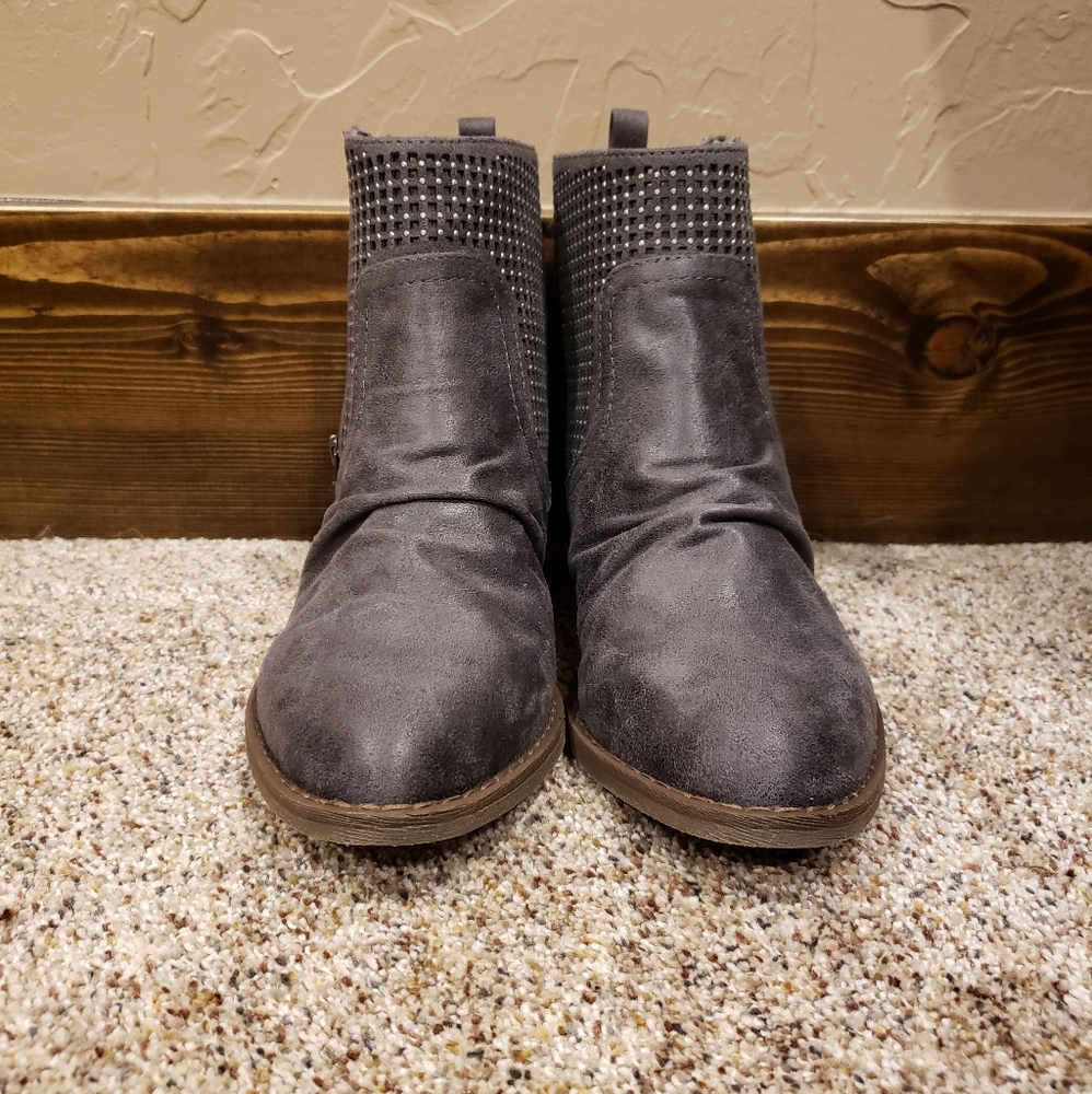 Report Gray Ankle High Boots